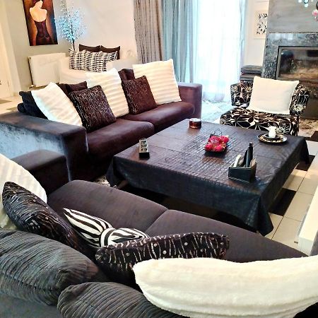 Appartamento Greek Hospitality 2 Atene Esterno foto
