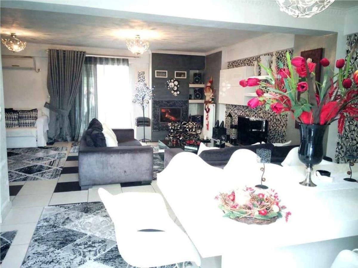 Appartamento Greek Hospitality 2 Atene Esterno foto