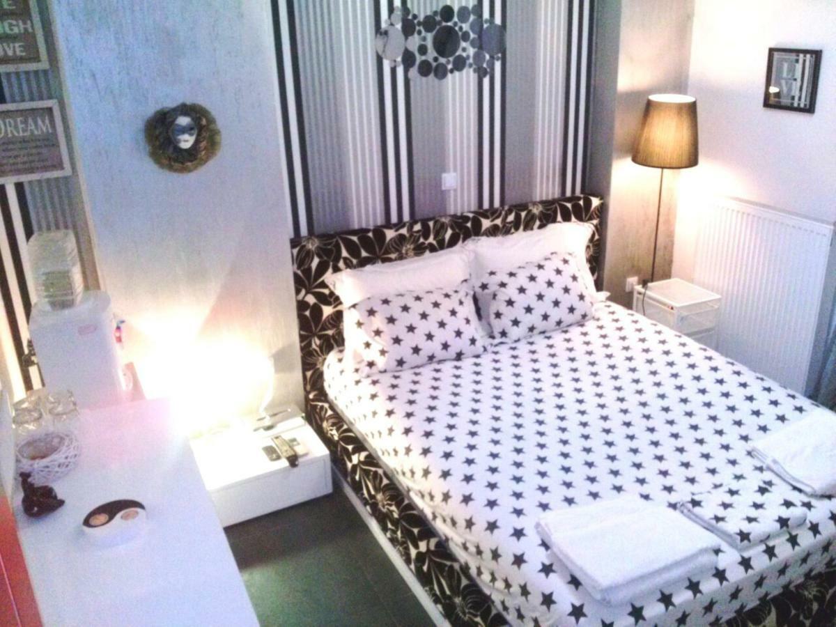 Appartamento Greek Hospitality 2 Atene Esterno foto
